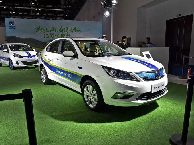 长安汽车这次对逸动ev的升级主要在电池部分,新逸动ev300换装了由宁德