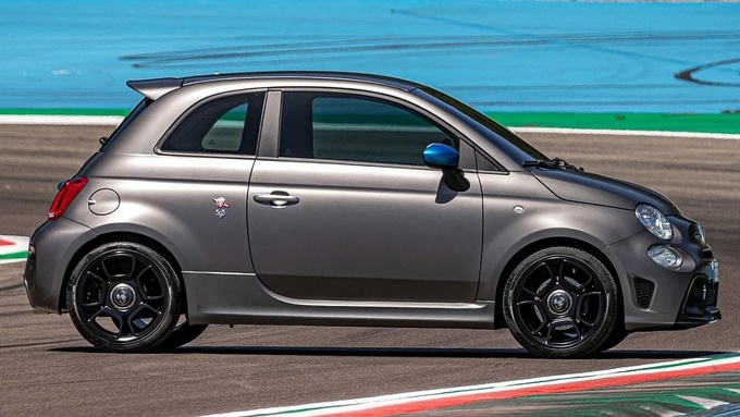 袖珍型跑车阿巴特f595亮相最高时速218kmh