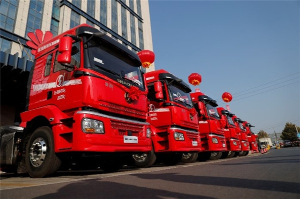 轻量化精品重卡陕汽德御q300牵引车山东区域上市