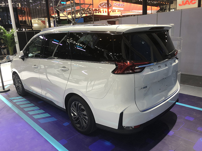 续航350km 颜值高价格不贵 上汽大通EG50怎么样-图5