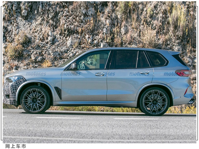 宝马X5新车型路试曝光搭4.4T V8引擎/配运动套件-图3
