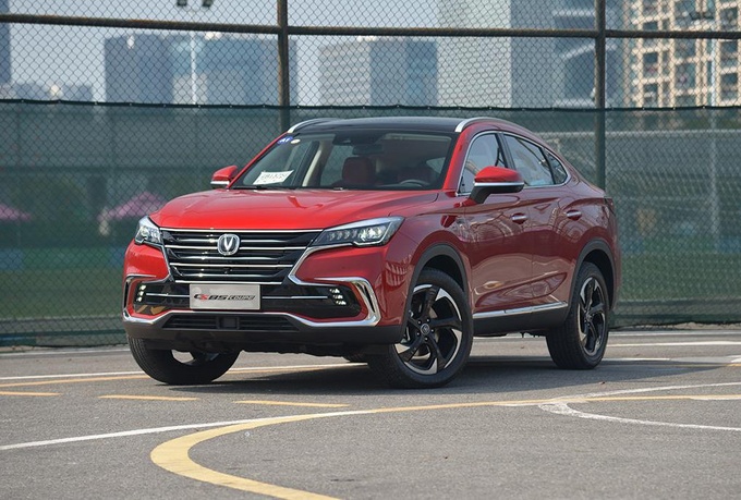 新款长安CS85 COUPE官图发布 运动感有所提升-图2