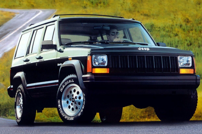 1984年jeep推出切诺基xj,为国人最熟悉的一代经典,一度被誉为中国越野