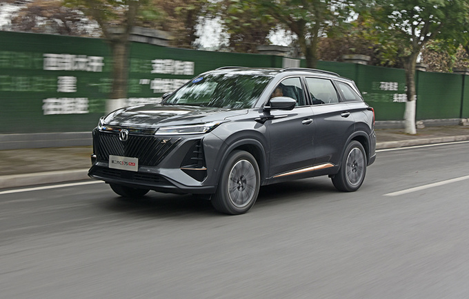 动力充足有力科技配置丰富 试驾长安第二代cs75plus-图1