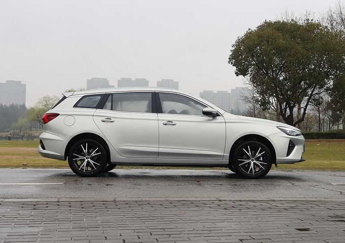 荣威全新Ei5上市 续航超500km 售XX-XX万元-图2