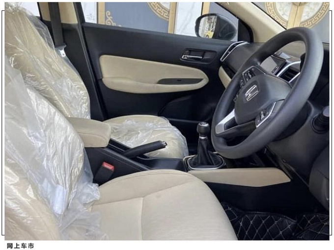 本田“小号雅阁”实车街拍 搭1.0T引擎/内饰简洁！-图4