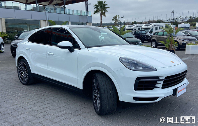 保时捷全新卡宴海外实拍入门搭30t新前脸更精致