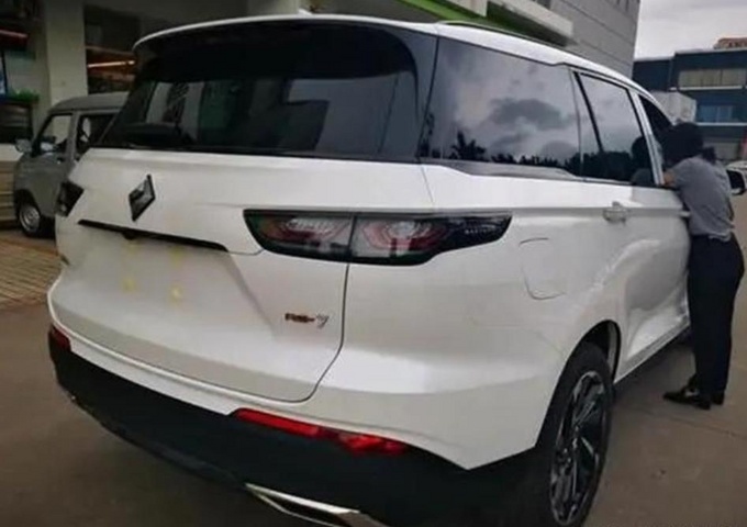 新宝骏RS-7到店实拍 搭1.5T/有望于年内上市-图3