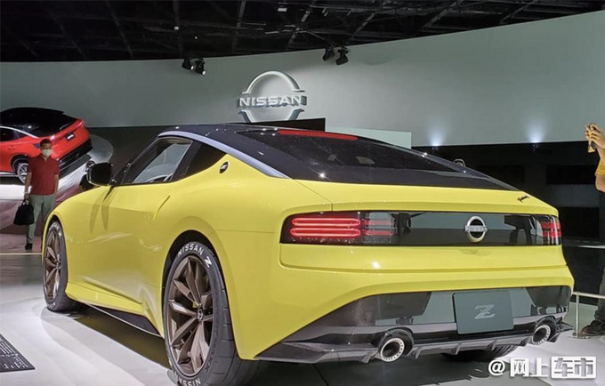 比丰田supra还香日产全新双门跑车实拍最快下半年引入国内