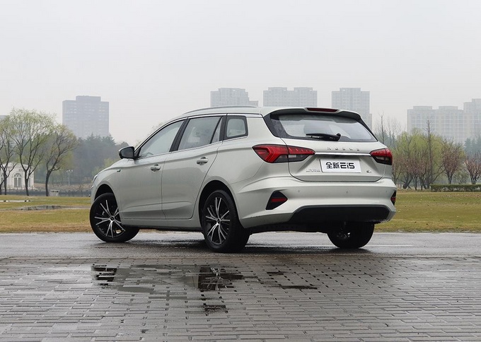 荣威全新Ei5上市 续航超500km 售XX-XX万元-图3