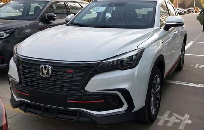 长安2021款CS85 COUPE到店实拍 换全新外观设计-图1