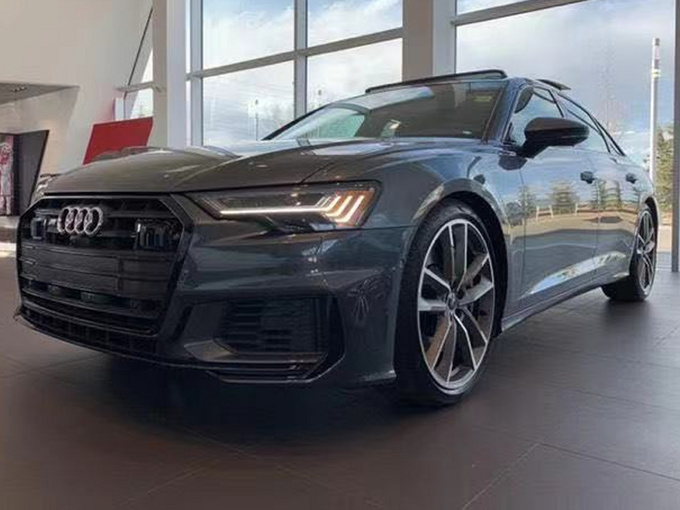 奥迪新款s6到店实拍搭29t引擎内饰配双液晶屏