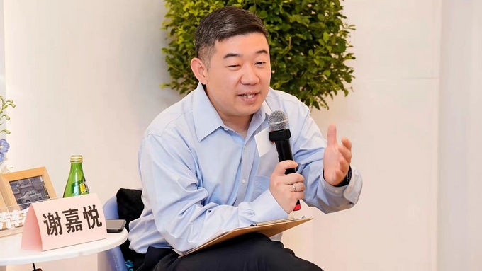 成都车展群访上汽大通领导让定制更具个性化-图5