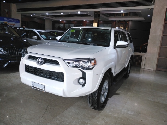 19款丰田超霸4.0sr5 天窗版现车底价畅销