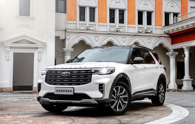 差价20万全新福特探险者凭什么挑战大众途锐-图1