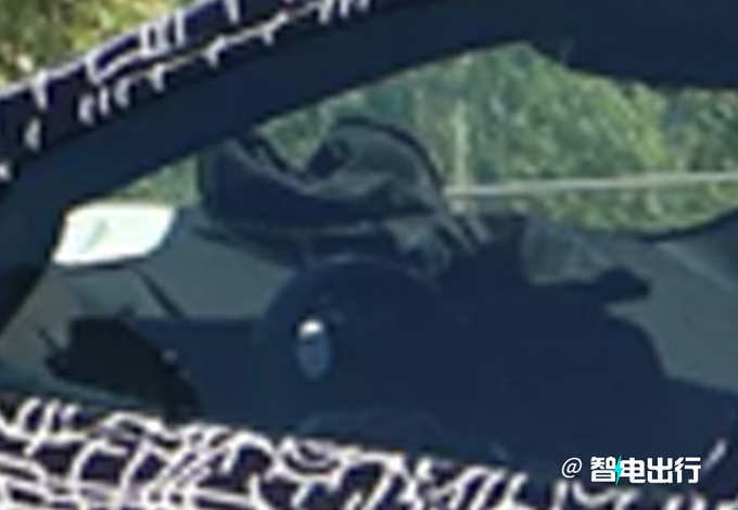宝马新款X3曝光换5系同款屏幕/将停售燃油车-图6
