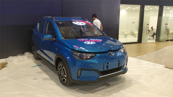 2018成都车展探馆 实拍北汽新能源EC3-图2