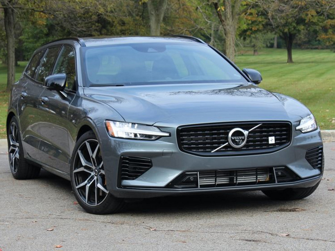 沃尔沃新款V60实拍曝光搭2.0T/车头徽章亮了-图1