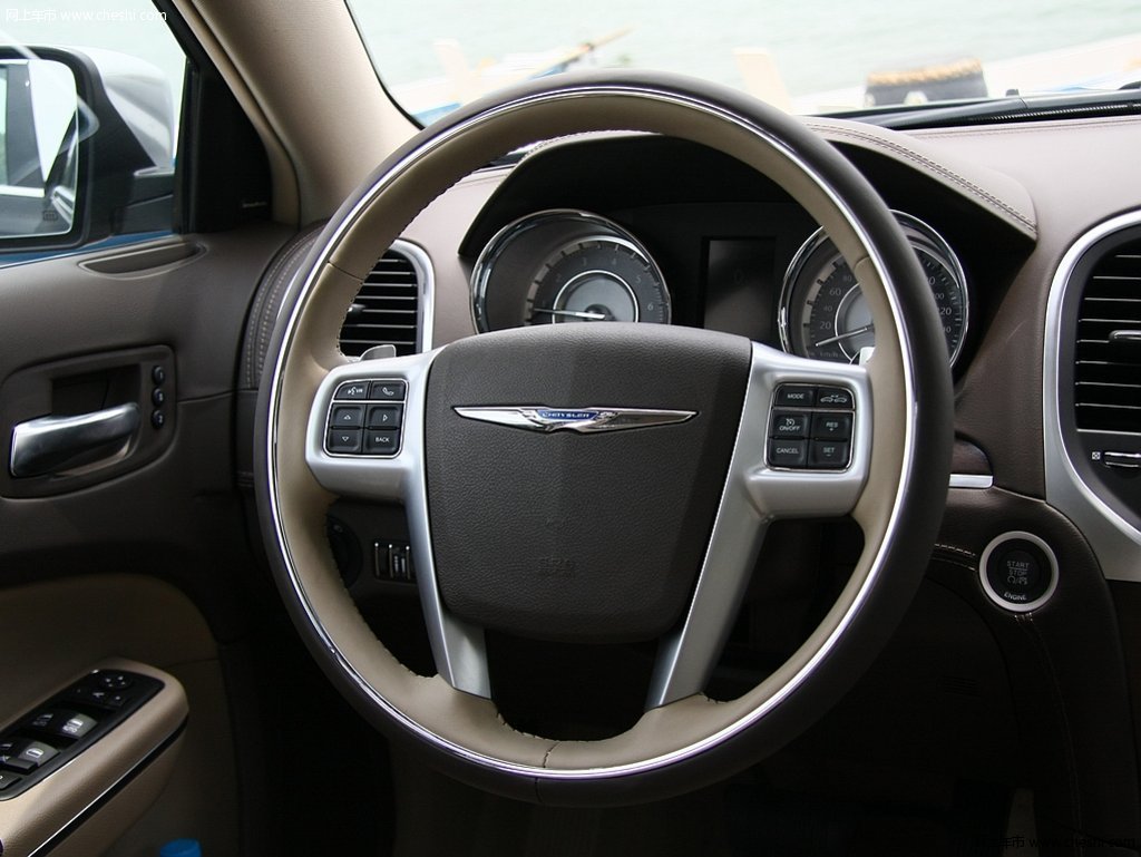 300c 2012款 3.6 自动豪华版内饰中控图片(28/42)_网上车市