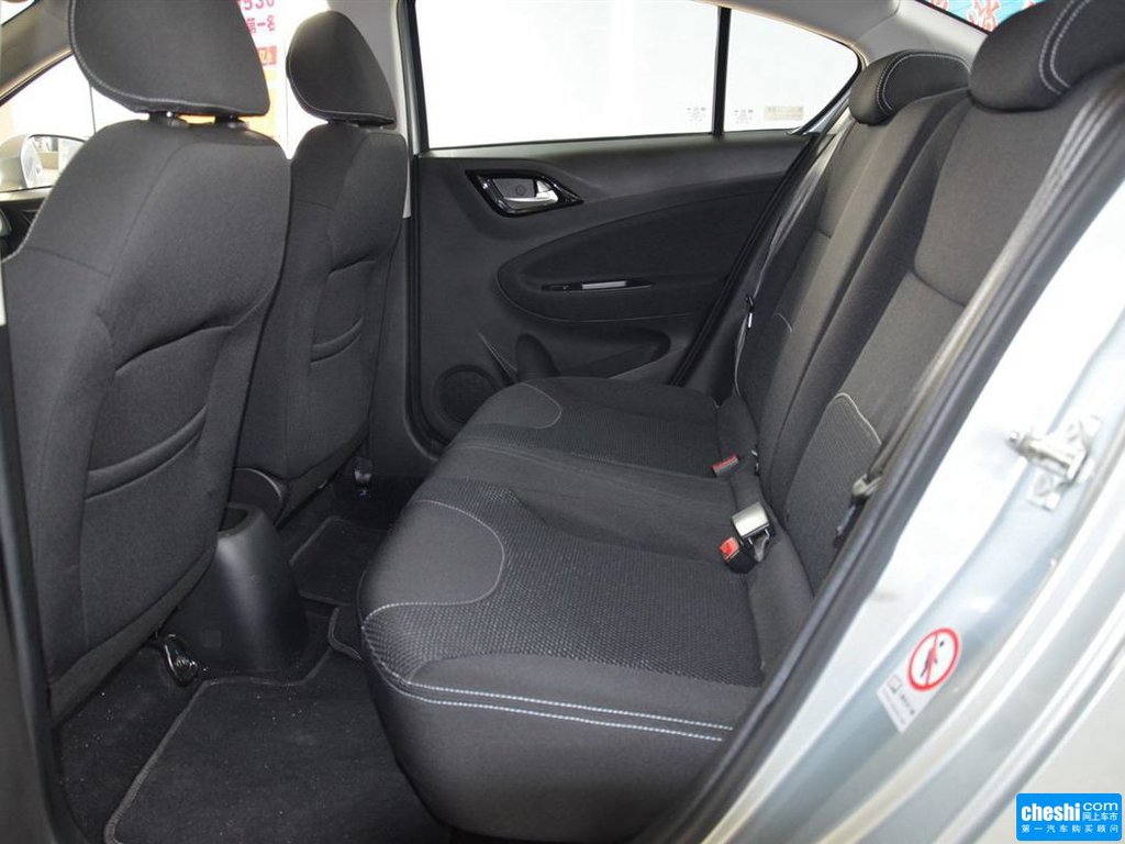 中华h230 2012款 1.5l 手动精英型座椅空间图片(17/26)_网上车市