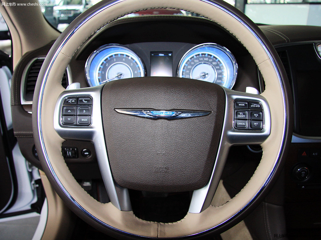 300c 2013款 全新克莱斯勒300c 3.6l at 尊崇版图片