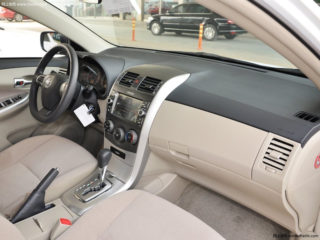 内饰中控 (3/20)提示:支持键盘翻页 ←左 右→             卡罗拉