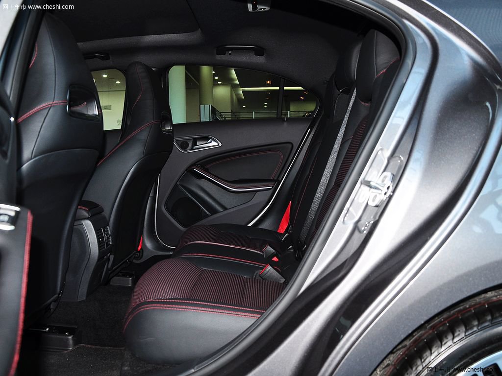 奔驰a级(进口) 2013款 奔驰a 260 运动图片