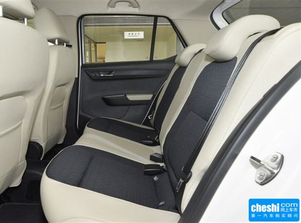 爵士白晶锐 2015款 1.4l 手动创行版座椅空间图片(16/33)_网上车市