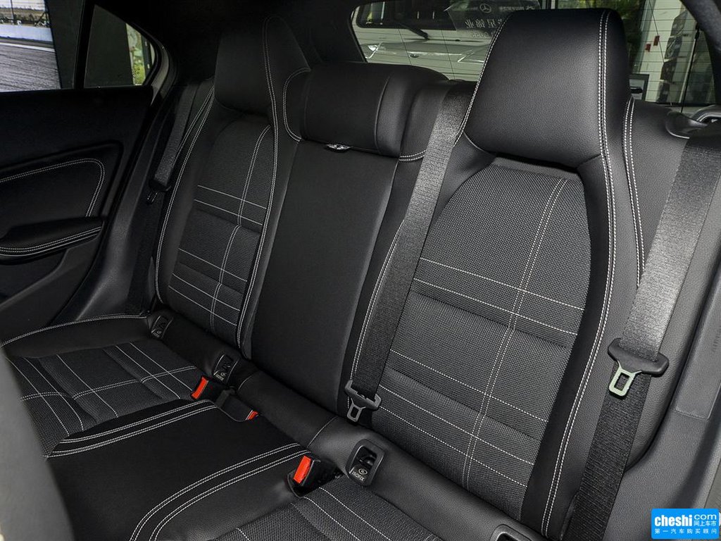 奔驰a级(进口) 2016款 a200时尚型座椅空间图片(9/27)_网上车市