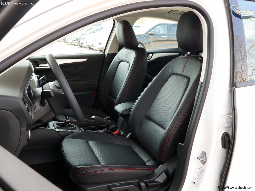 座椅空间 (1/17)提示:支持键盘翻页 ←左 右→             福克斯