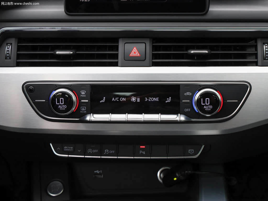 黑色奥迪a4l 2019款 45 tfsi quattro 个性运动版国vi内饰中控图片(33