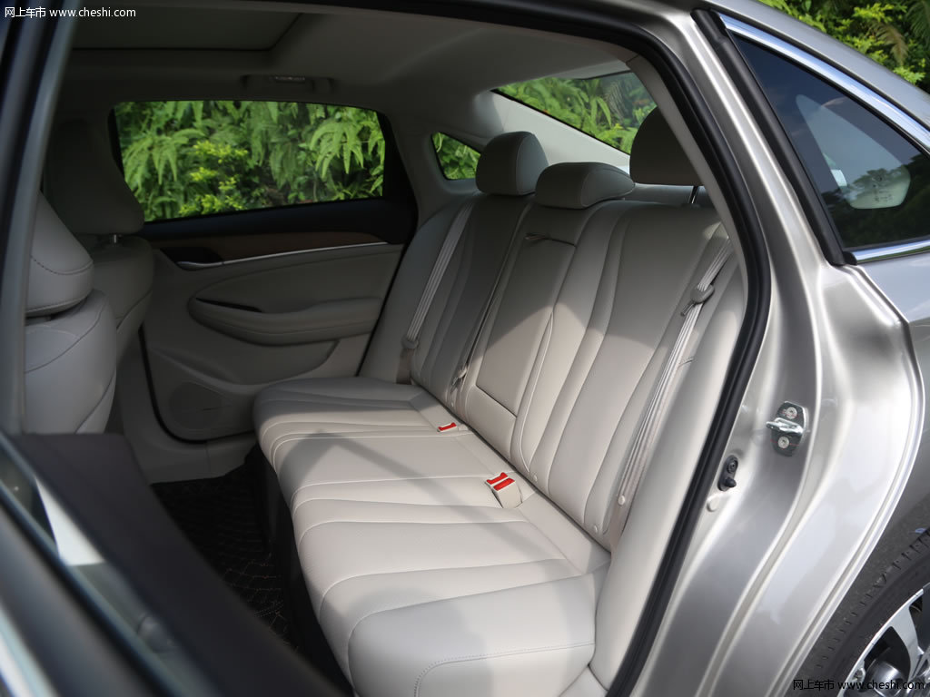 米色传祺ga6 2019款 270t自动至尊版座椅空间图片(2/51)_网上车市
