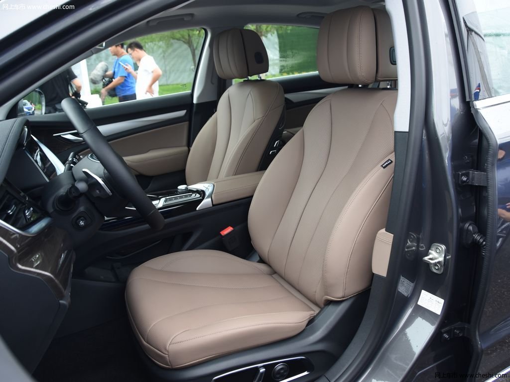 棕色博瑞 2020款 1.5t mhev耀动版座椅空间图片(1/33)_网上车市