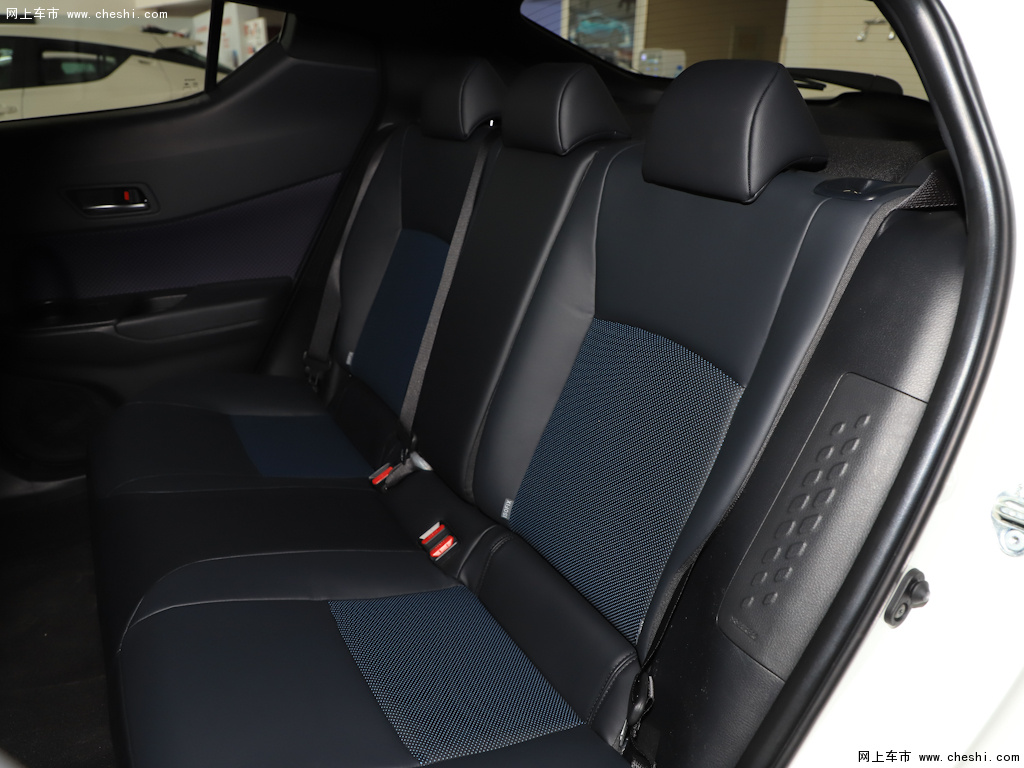 丰田c-hr 2020款 2.0l领先版座椅空间高清图片(2/16)_网上车市(大图)
