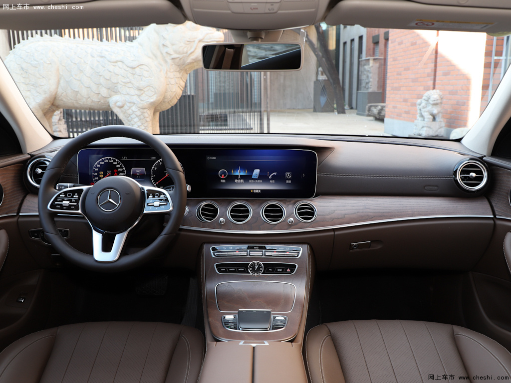 栗棕色奔驰e级 2020款 e 300 l时尚型内饰中控图片(1/52)_网上车市