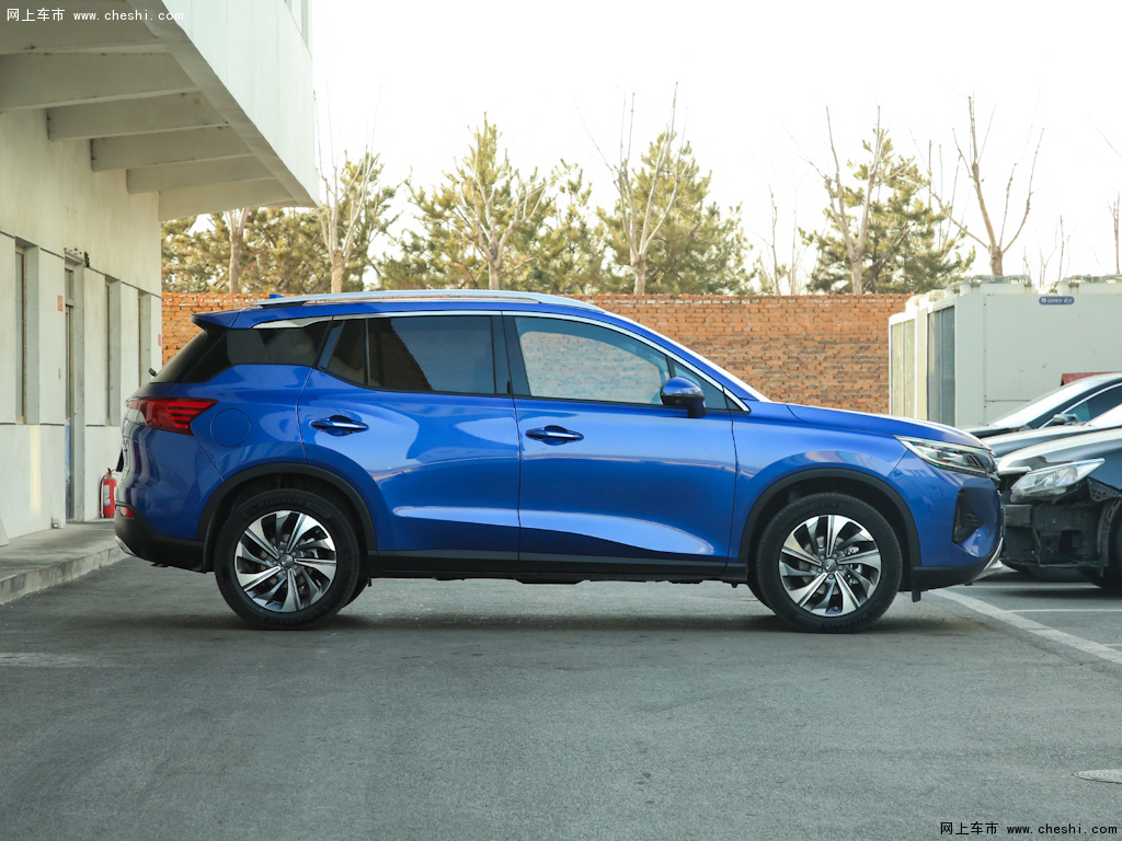 蓝色传祺gs4 2020款 270t自动至尊版外观整体图片(7/7)_网上车市