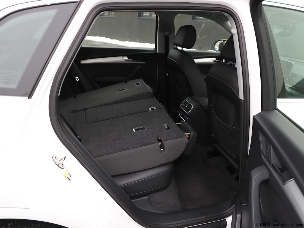 黑色奥迪q5l 2020款 40 tfsi荣享时尚型座椅空间图片(20/20)_网上车市