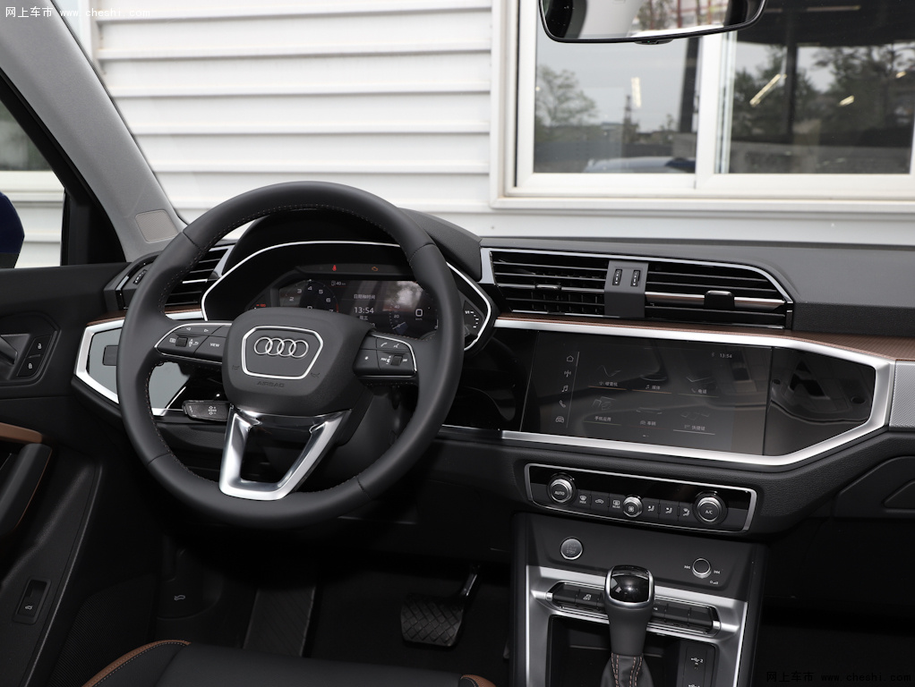 黑色奥迪q3 2020款 35 tfsi时尚致雅型内饰中控图片(9/47)_网上车市
