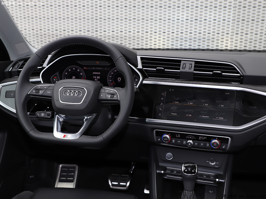 黑色奥迪q3 2020款 轿跑 45 tfsi quattro豪华型内饰中控图片(107/148