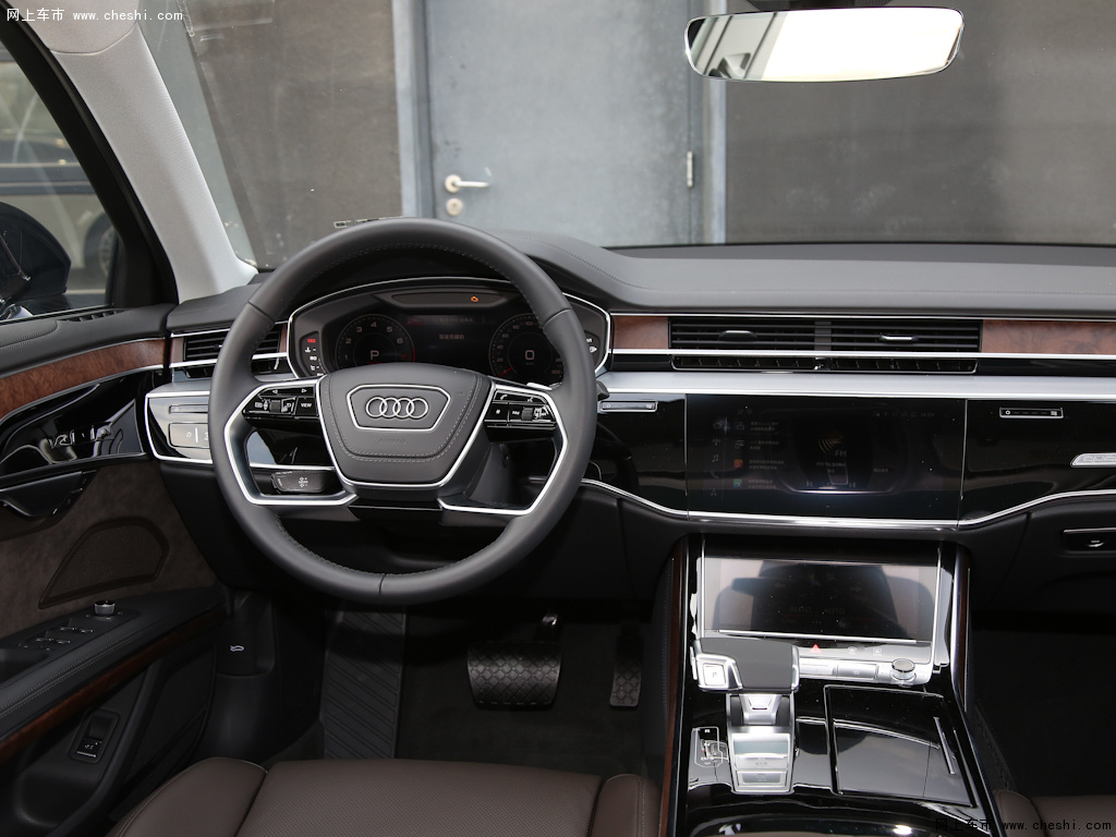 棕色奥迪a8 2021款 a8l 50 tfsi quattro豪华型内饰中控图片(1/53)