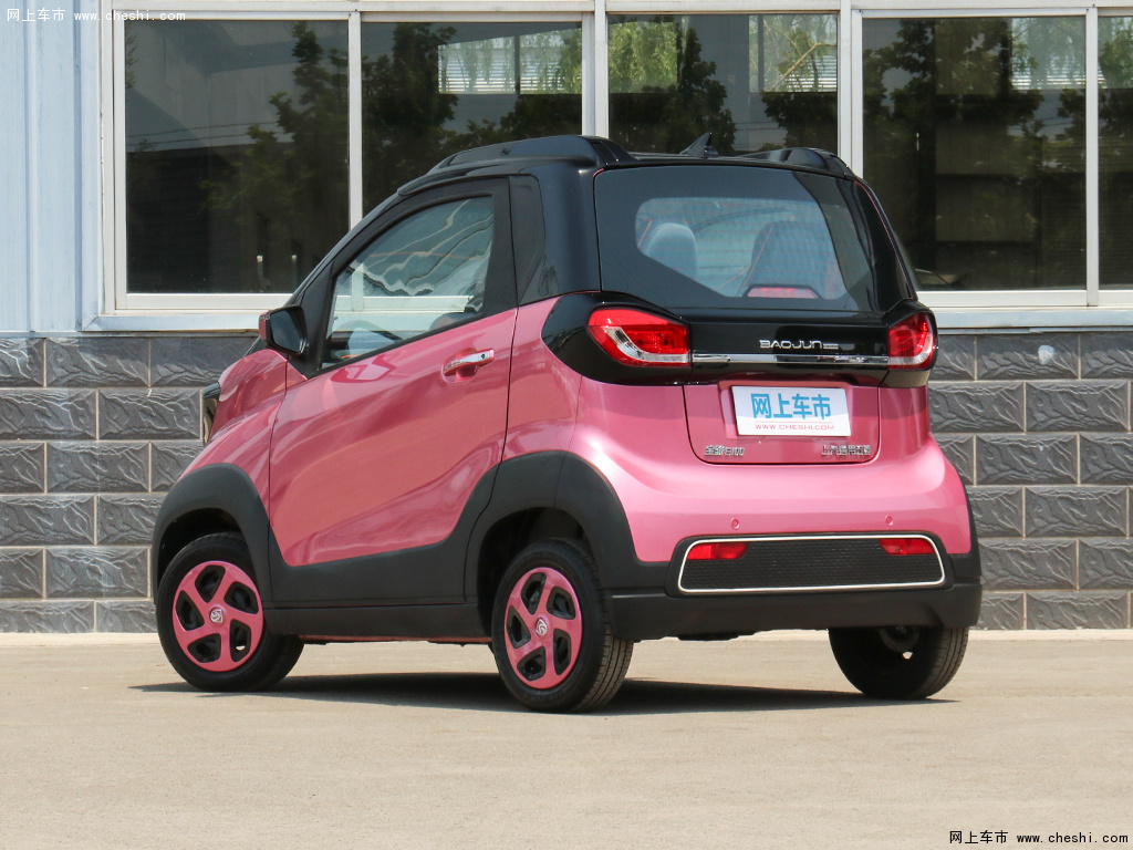 宝骏e100 图片