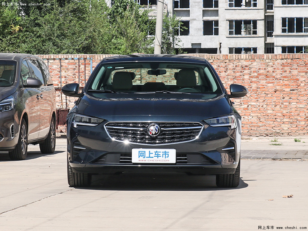 汽车图片 别克 君威 2020款 552t 精英型  黯影灰 外观整体 (2/8)