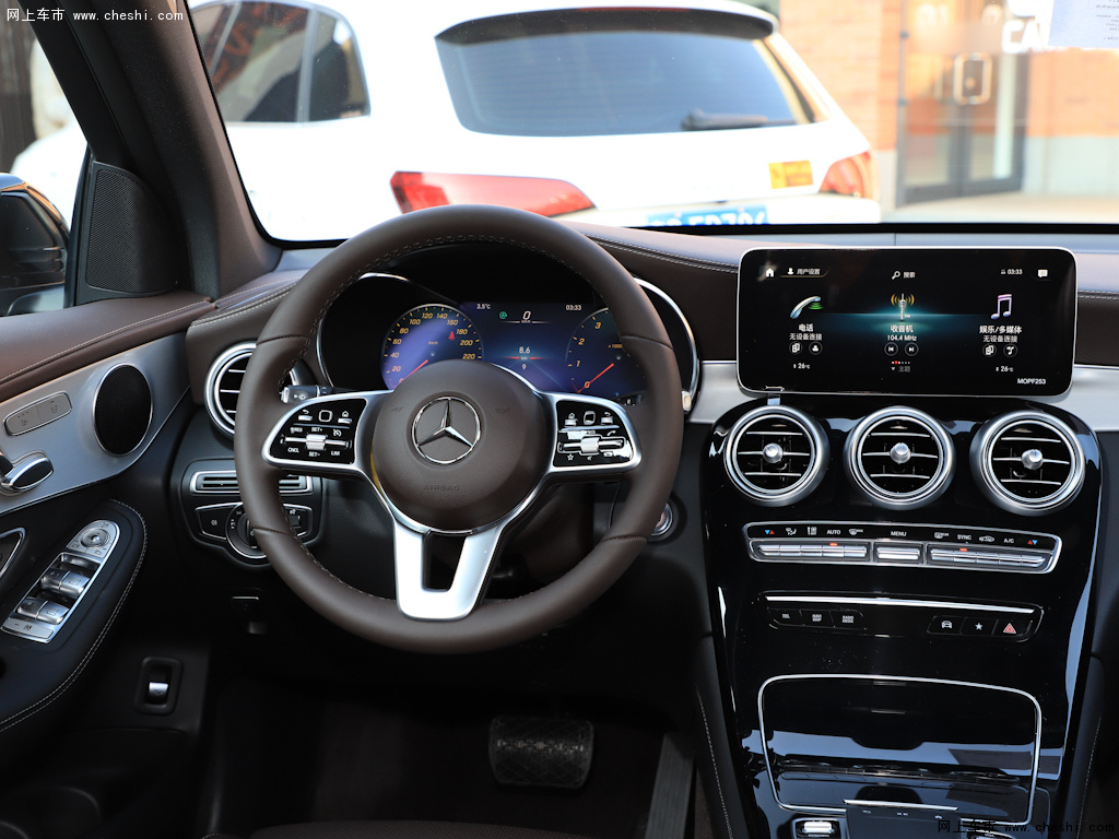 奔驰glc 2021款 glc 260 l 4matic动感型内饰中控图片(9/45)_网上车市