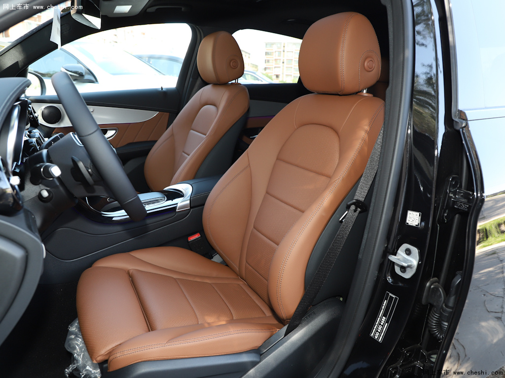 奔驰glc coupe(进口) 2021款 glc 260 4matic轿跑suv座椅空间高清图片