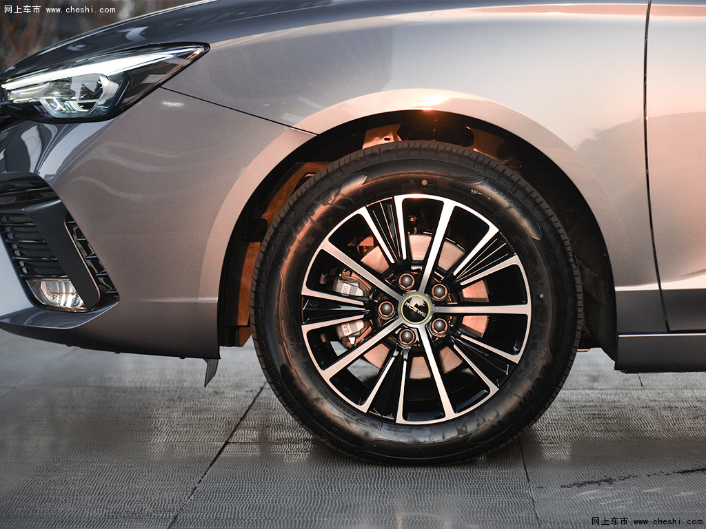 丝绸灰荣威i5 2021款 1.5lcvt星耀版外观细节图片(8/21)_网上车市