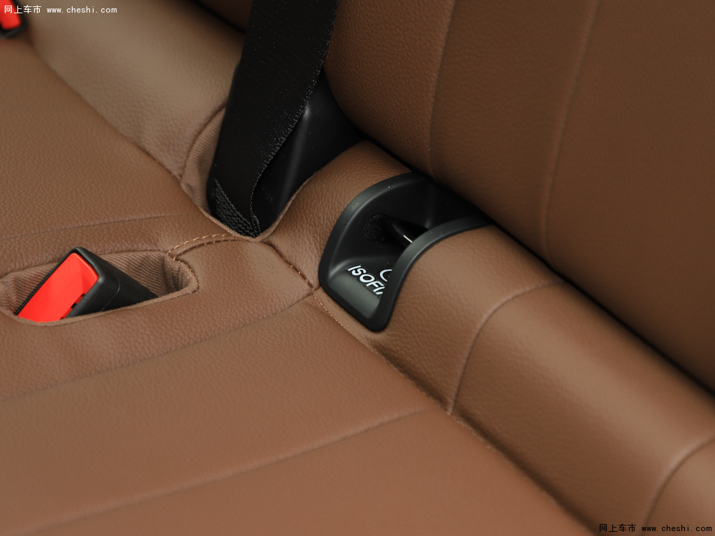 棕色奔驰glb 2021款 glb 200时尚型座椅空间图片(5/12)_网上车市