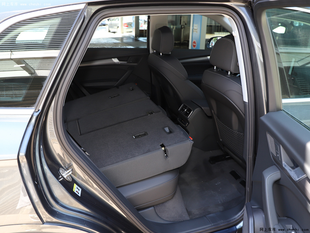 黑色奥迪q5l 2021款 40tfsi豪华动感型座椅空间图片(10/10)_网上车市
