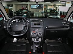 东风雪铁龙 C4L 1.6T AT 中控台整体