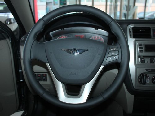 瑞麒g3 1.6 mt 方向盘整体