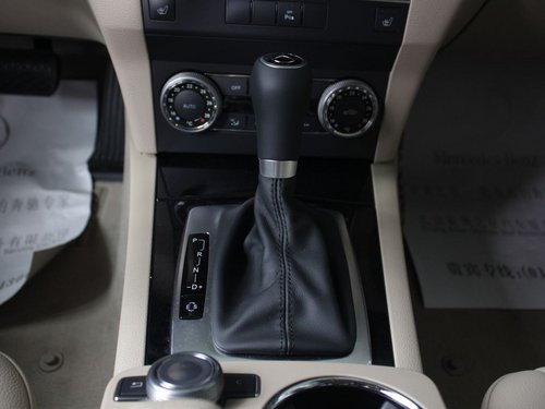 北京奔驰  glk300 4matic 3.0 at 挂档把手特写度特写